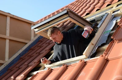 Pose de fenêtres de toit Velux à Saffloz